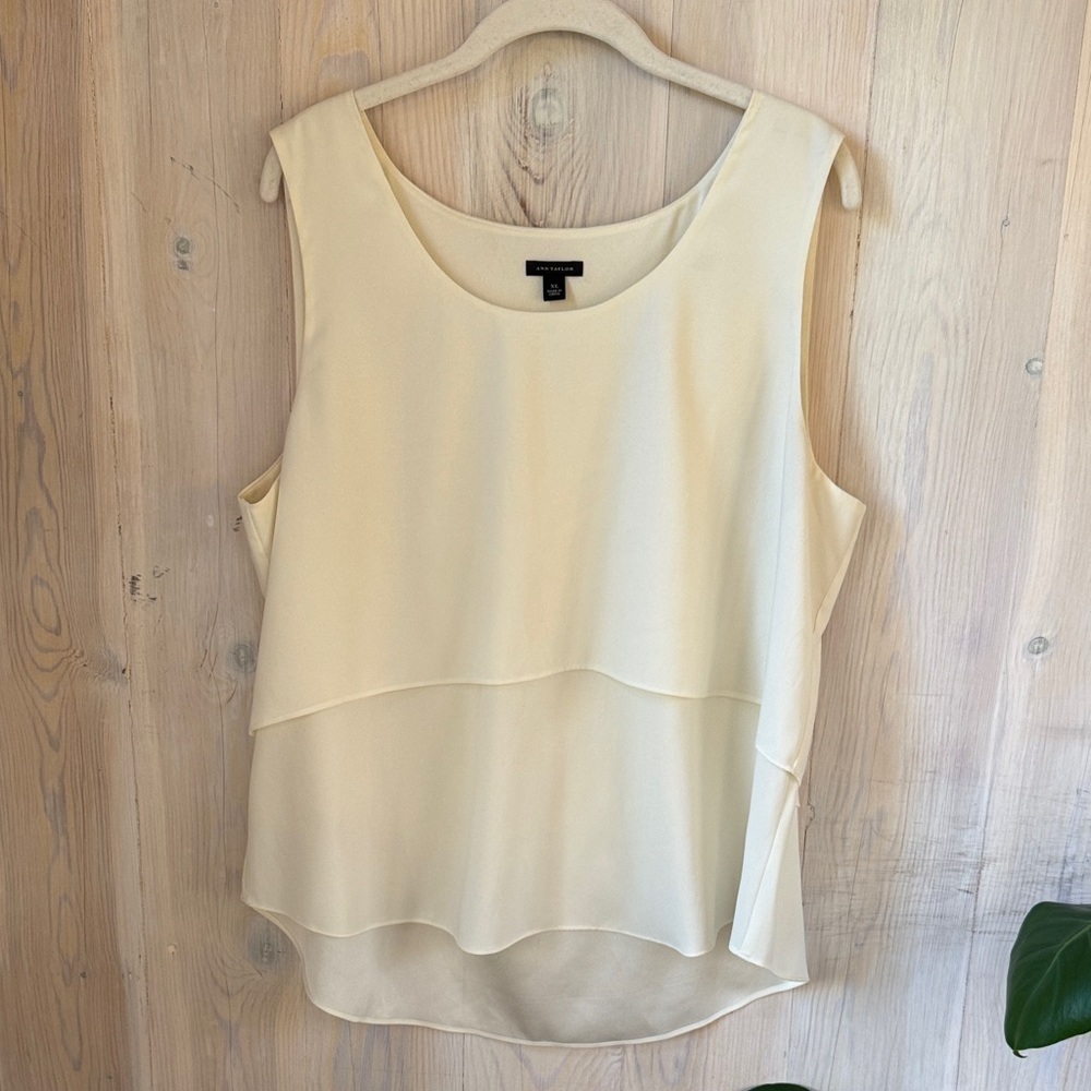 Ann Taylor Sleeveless blouse Size XL